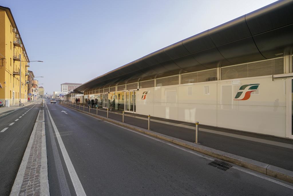 Residence Railway By Studio Vita Bologna Exterior photo